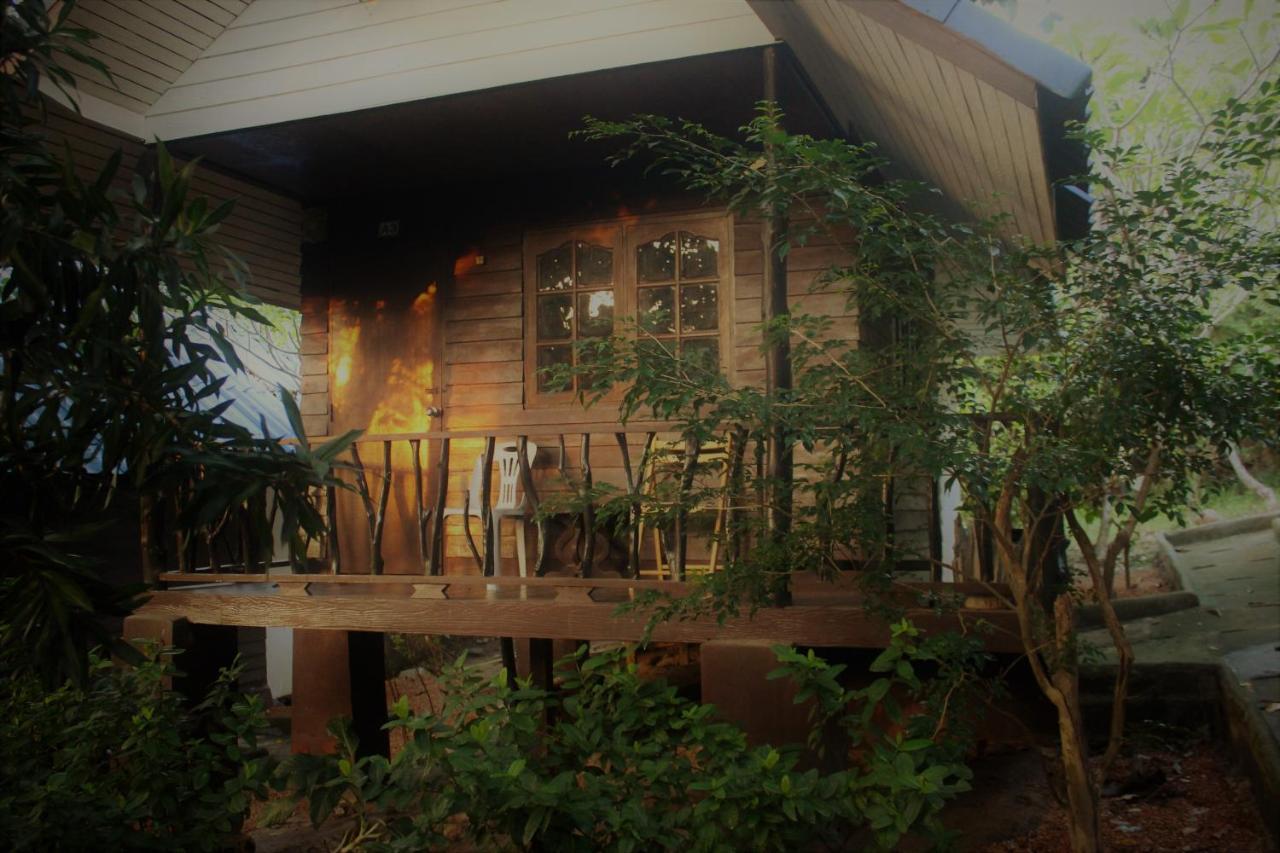 Black Wood Hostel Ko Tao Exterior photo